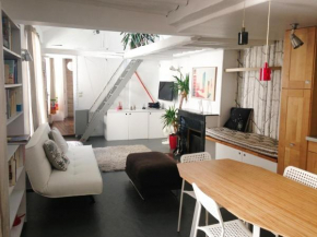 Charming 2-bedroom duplex Bastille